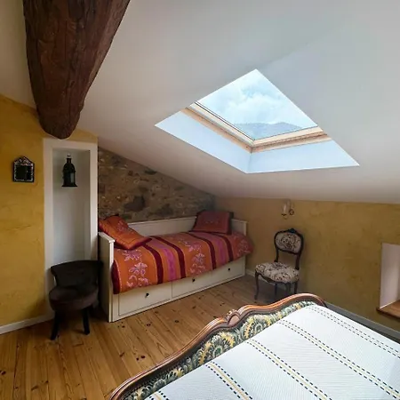 L'oustal De L'annetta Et Tables D'hotes Guest house Comus