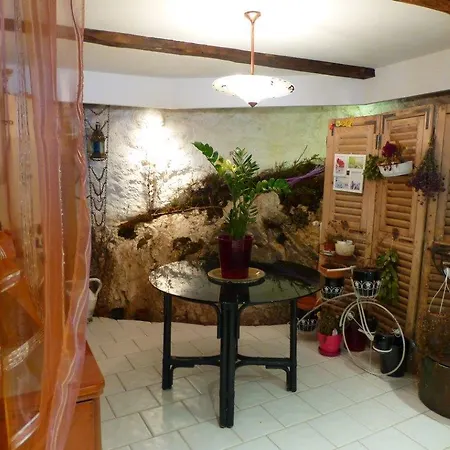 L'oustal De L'annetta Et Tables D'hotes 3* Comus