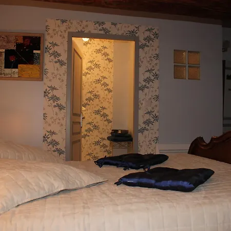 Pensionat Chez Ghislaine A L'oustal 3*