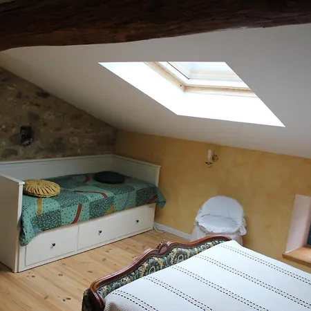 L'oustal De L'annetta Et Tables D'hotes Guest house