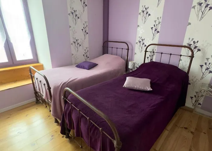 Chez Ghislaine A L'oustal Guest house Comus