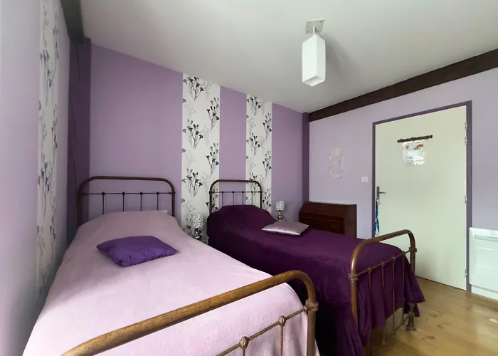 Chez Ghislaine A L'oustal Guest house