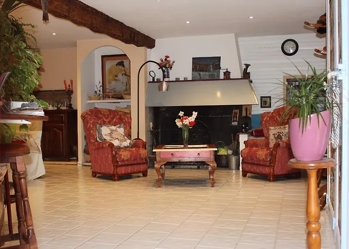 Chez Ghislaine A L'oustal